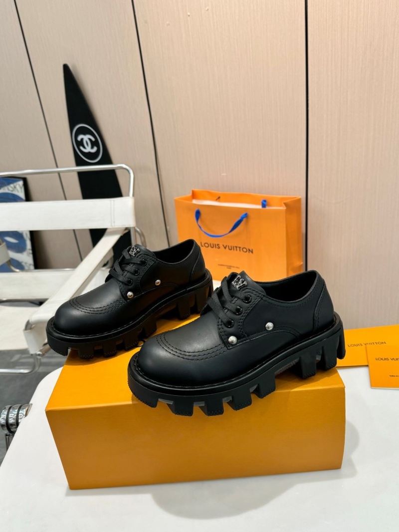 l0vis Vvtt0n loafers